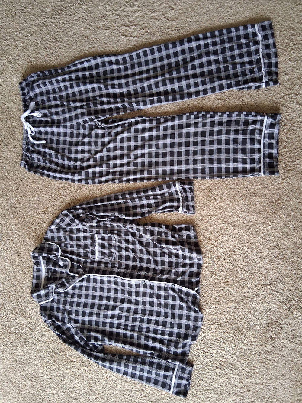 Simply Vera Wang Black and White Checked Pajama Set